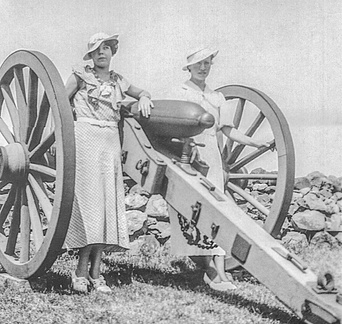 Evelyn Emma Schultheiss &amp; Betty Louise Hill Gettysburg 1935